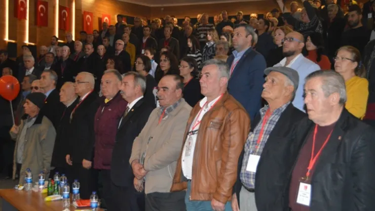 CHP'de delegeler oy kullanmaya devam ediyor