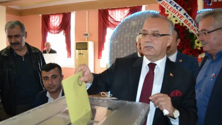 SALİHLİ MHP'DE NELER OLUYOR SORULARI TEKRAR GÜNDEME GELDİ