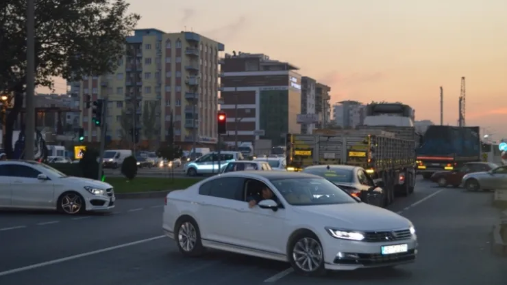 Turgutlu Trafiğinde gergin saatler (Video)