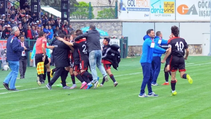 TURGUTLUSPOR - 3  EROKSPOR - 1 TURGUTLU ŞAMPİYON OLDU