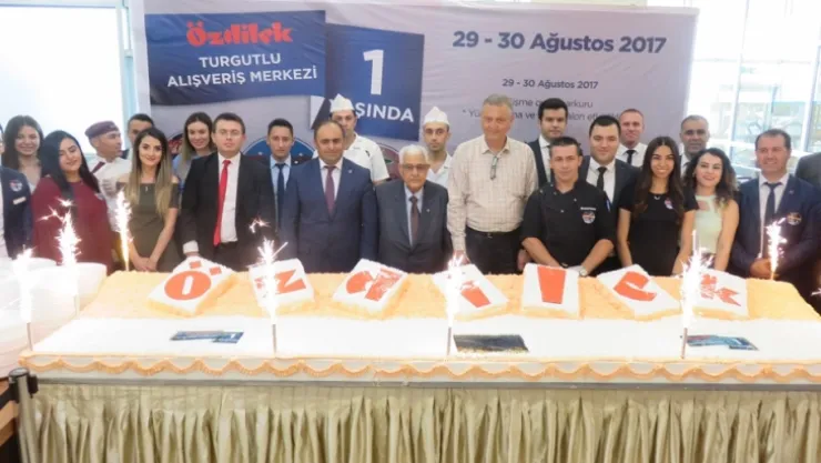 Özdilek Turgutlu AVM 1 YAŞINDA