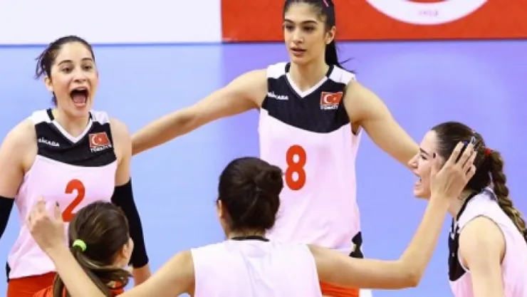 GENÇ MİLLİLER TURGUTLU'YU COŞTURUYOR