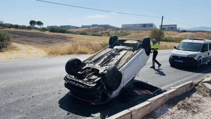 Manisa Yolunda Trafik Kazası: Araç Ters Takla Attı