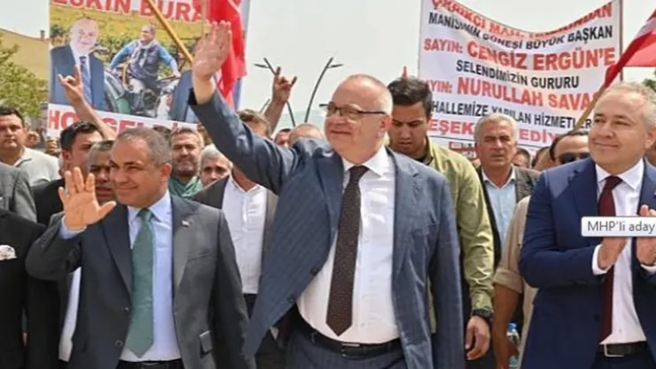 Mhp'li Adaylar Selendi'de Bayram Havasında Karşılandı