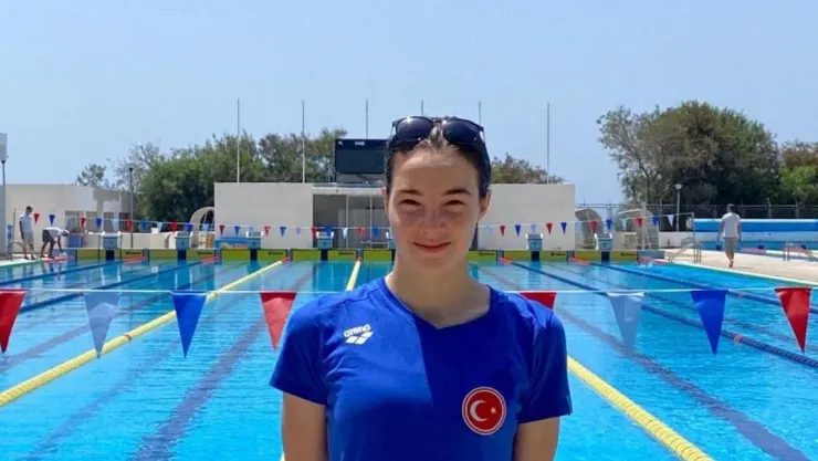 Milli yüzücümüz Cemre Çimen'den final başarısı
