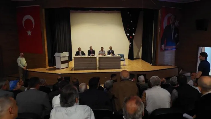 Muhtarlara Hizmetiçi Eğitim Ve Muhtarlar Toplantısı Düzenlendi