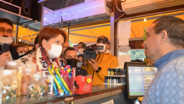 Sondakika: Meral Akşener'e Turgutlu'da yoğun ilgi