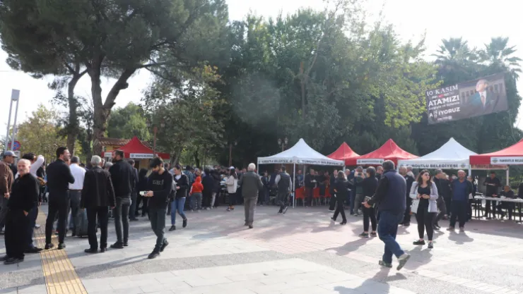 Turgutlu Belediyesi Büyük Önder Atatürk'ü Andı