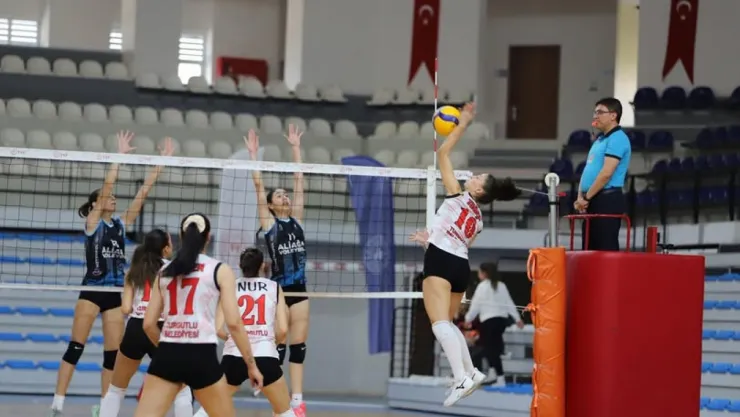 Turgutlu Belediyesi Kadın Voleybol Takımında Net Galibiyet: 3-0