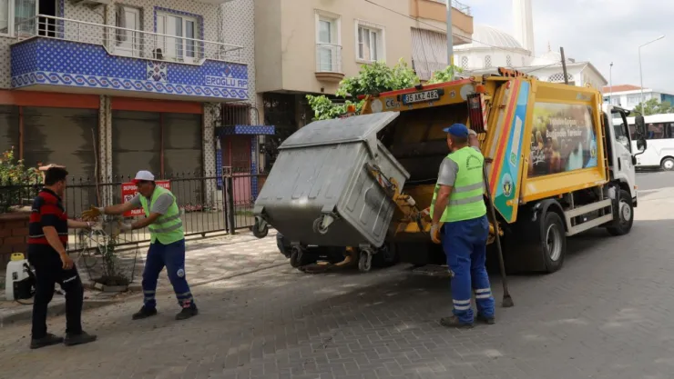 Turgutlu Belediyesinden Çöp Konteynerlerine Bahar Temizliği