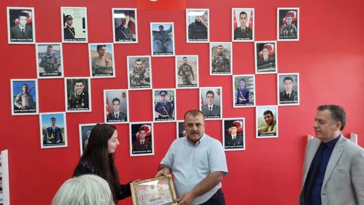 Turgutlu'da 26 Aziz şehidin adını yaşatan Kahramanlar Kütüphanesi Açıldı