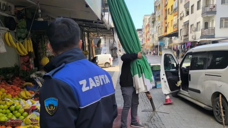 Turgutlu Zabıtası Kaldırım İşgallerine Karşı Denetimlerini Sürdürüyor
