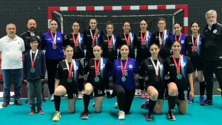 Turgutlulu Irmak Karataş ve Betül Yılmaz Milli Takım Kampına Davet Edildi