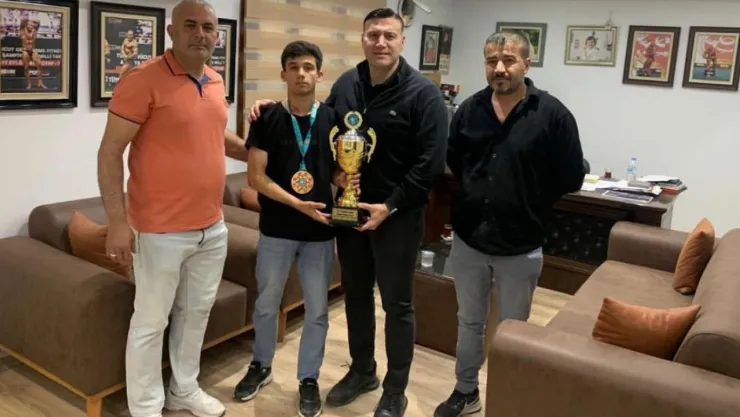 Turgutlulu Sporcu Ali Atılgan, Kick Boks'ta Dünya Kupası Şampiyonu Oldu