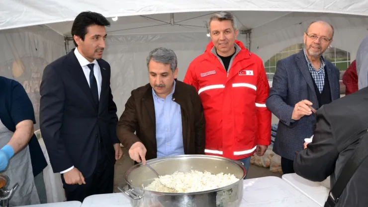 Türk Kızılay Manisa'dan Her Gün 350 Kişilik İftar