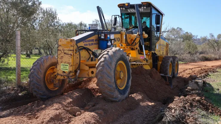 Yunusemre'den Büyüksümbüller'e Ova Yolu Çalışması