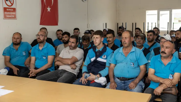 Yunusemre'den Temizlik Personellerine 'Öfke Kontrolü Ve Stres Yönetimi' Eğitimi