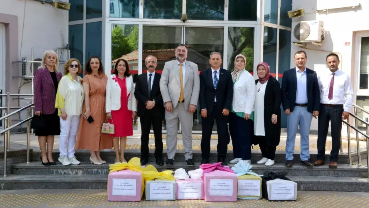 Yunusemre Halk Eğitim Merkezi'nden Sevgi Evleri Çocuklara Bayram Sevinci