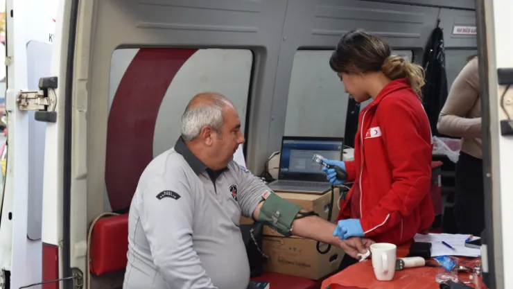 Yunusemre Personelinden Kan Bağışı