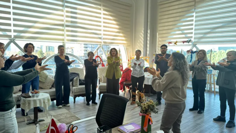 Alzheimer Hastalarına, Yakınlarına Nefes Eğitimi Desteği