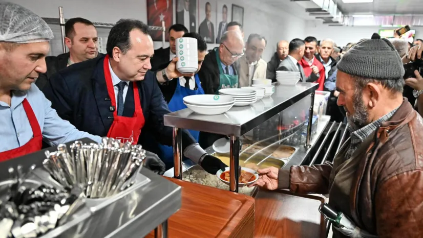 Büyükşehir Kırkağaç'ta Sosyal Belediyecilik Hizmetlerine Devam Ediyor