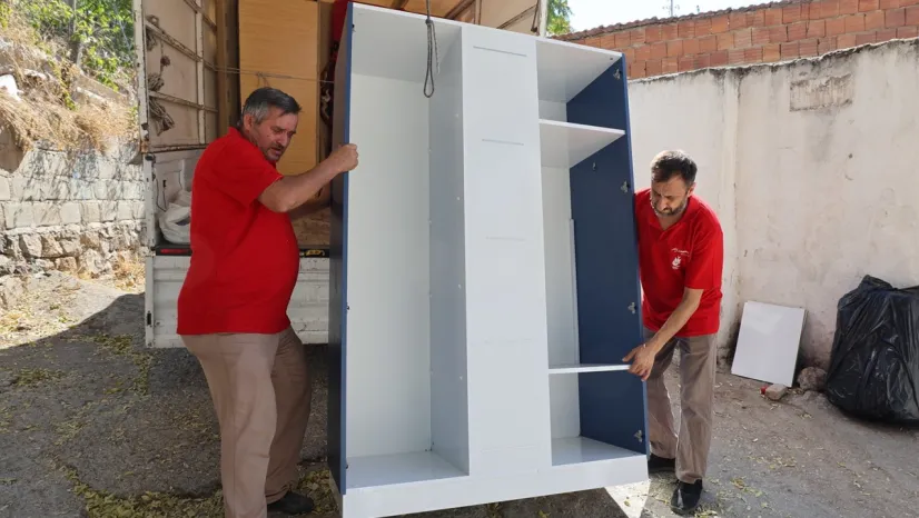 Eski Eşyan Hayat Bulsun: Sokağa Atma, Belediyeyi Ara