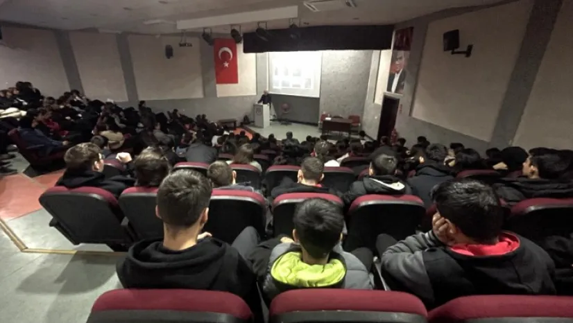 Lise Öğrencileri Turgutlu Tarihini Öğreniyor