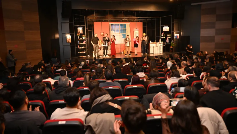 'Şiddetli Geçimsizlik' Dünya Prömiyerini Manisa'da Yaptı