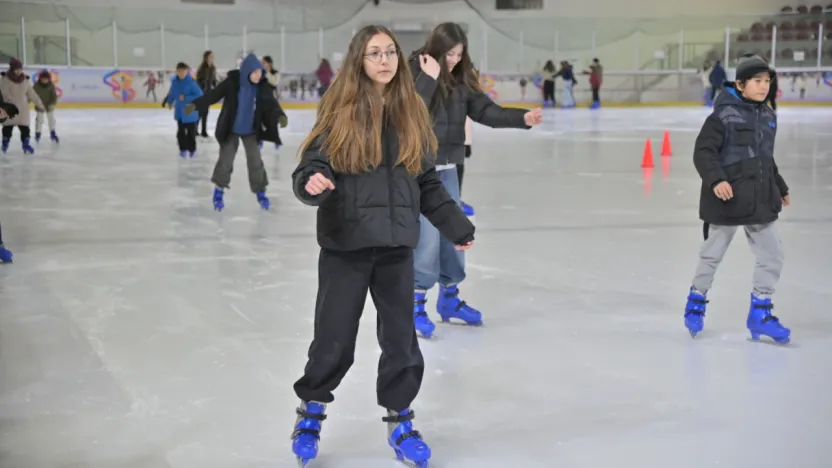 Başkan Dutlulu'dan Öğrencilere Karne Hediyesi