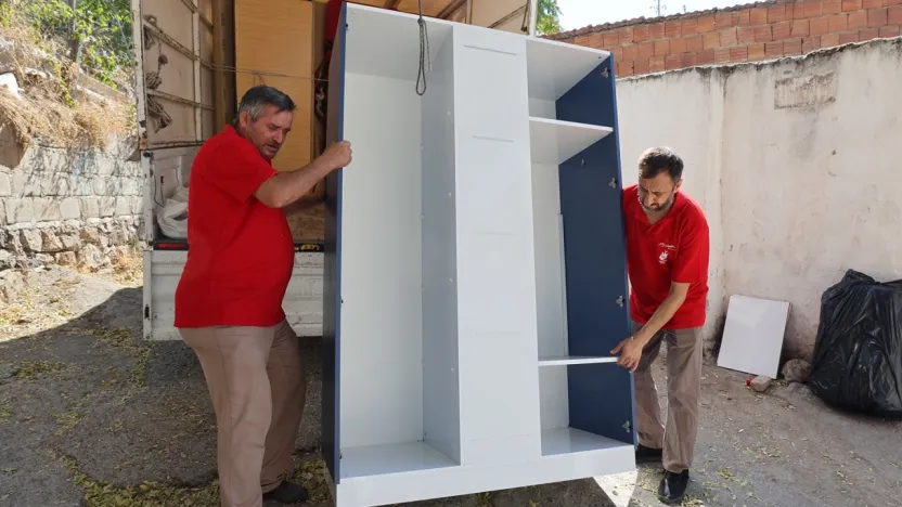 Eski Eşyan Hayat Bulsun: Sokağa Atma, Belediyeyi Ara