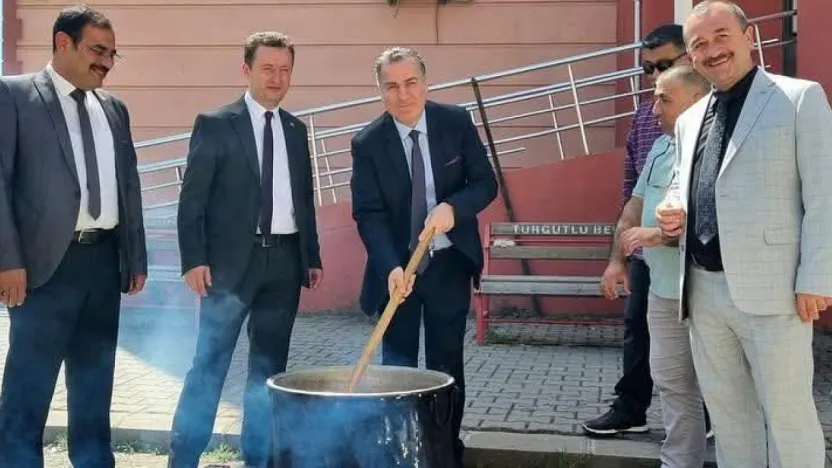 Kaymakam Kapankaya, Turgutlu Anadolu İmam Hatip Lisesi'nin Hıdırellez Bahar Şenliğine Katıldı