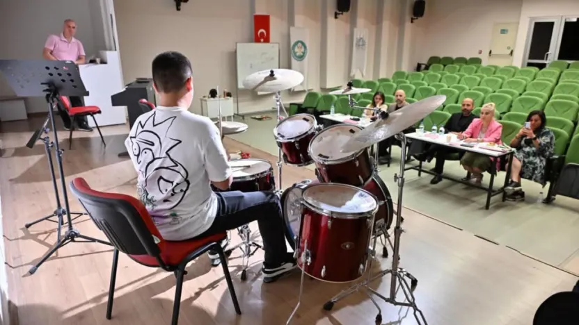 Manisa Büyükşehir Belediyesi Gençlik Senfoni Orkestrası'nın seçmeleri tamamlandı