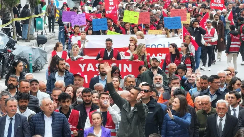 Manisa'da 1 Mayıs Coşkusu: 'Adalet Yürüyüşümüzle Karanlıktan Aydınlığa Çıkacağız'