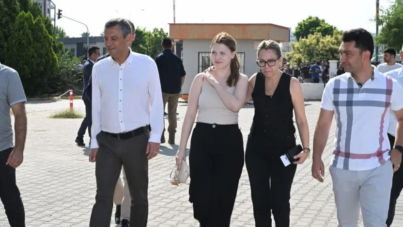 Özgür Özel, Nehir Zeyrek'i sınav sabahında yalnız bırakmadı