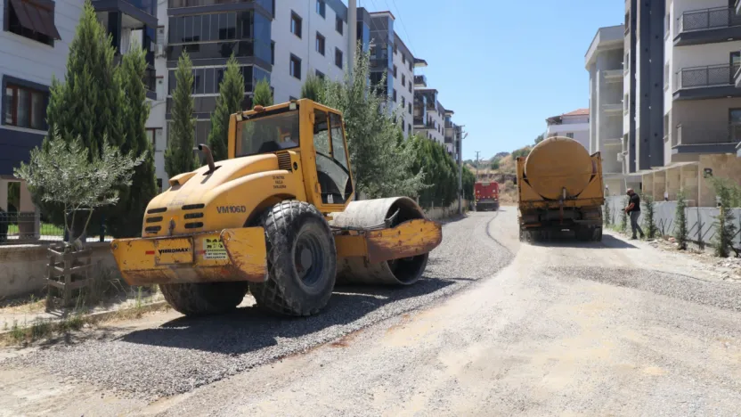 Turgutlu Belediyesi Fen İşleri Müdürlüğü Ekipleri Kentin Dört Bir Yanında
