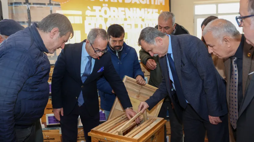 Yunusemre Belediyesi Arıcılığı Destekliyor