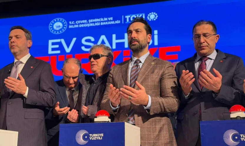 AK Parti Manisa Milletvekili Ahmet Mücahit Arınç, TOKİ'nin 7.459 Konutluk Projesi Kura Törenine Katıldı