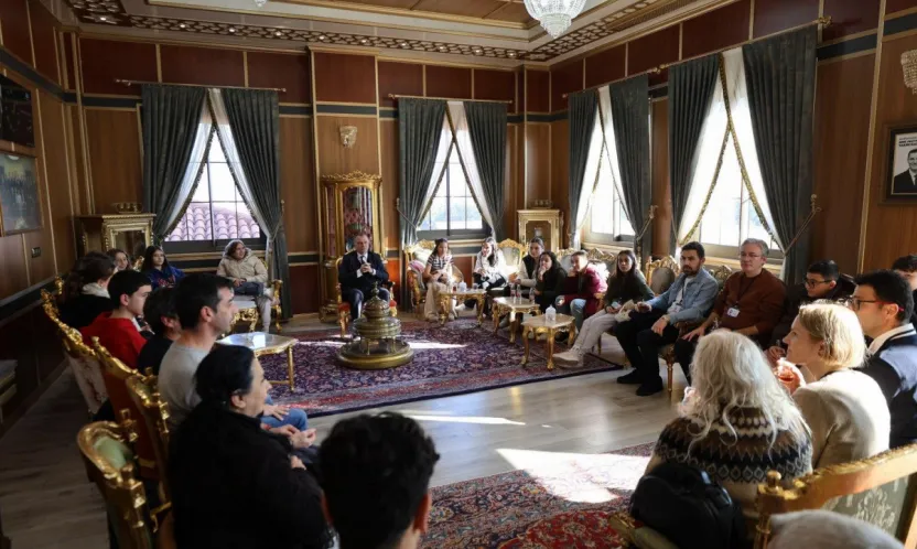Başkan Balaban Yabancı Öğrencileri Konuk Etti