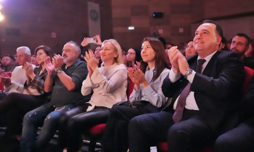 Başkan Dutlulu, 'Romeo ve Juliet' Gösterisini Manisalılarla Birlikte İzledi