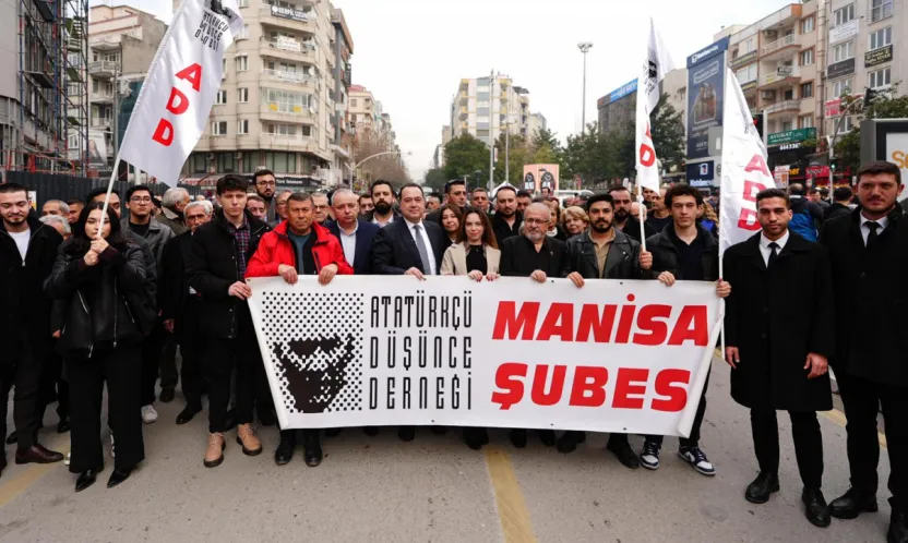 Gazeteciliğin Keskin Kalemi Uğur Mumcu Manisa'da Anıldı